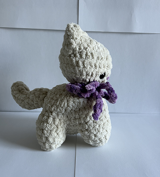 Left view of my second complex object, a crocheted cat plush.
